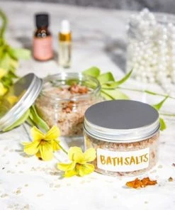 Juvale 12 Pack Round Plastic Jars with Metal Lids, 4oz Clear Food Storage Containers with Label Stickers for Spice, Powder and Cooking Oil