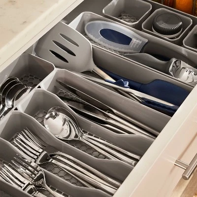 13"x16" 6-Divider Exapandable Silverware Tray (Expands up to 23.25") Gray - Spectrum Diversified 5 13"x16" 6-Divider Exapandable Silverware Tray (Expands up to 23.25") Gray - Spectrum Diversified - Image 3